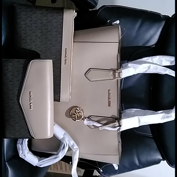 Purses - Picture 2 of 2